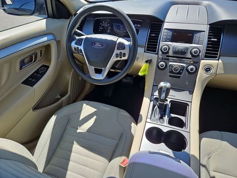 Used 2018 Ford Taurus SE FWD image 10