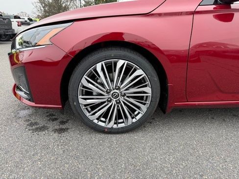 New 2025 Nissan Altima 2.5 SL image 9