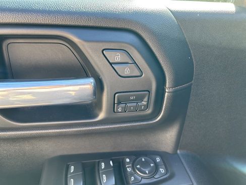 Used 2020 GMC Sierra 2500 AT4 w/ AT4 Premium Package AWD/4WD image 16