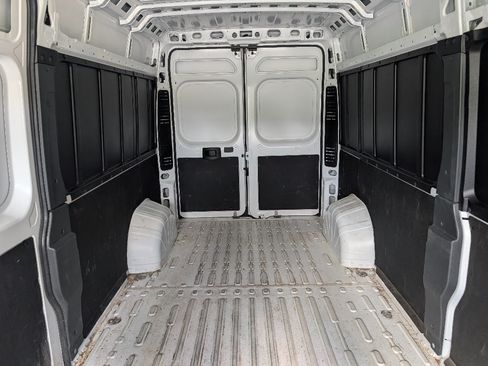Used 2026 RAM ProMaster 2500 w/ Convenience Group FWD image 11