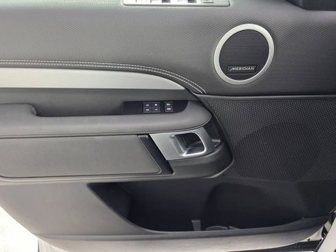 Used 2023 Land Rover Discovery S R-Dynamic image 25