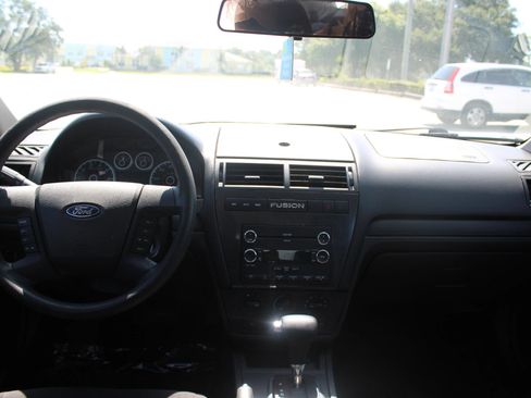 Used 2009 Ford Fusion SE FWD image 11