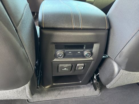 Used 2020 Chevrolet Traverse RS image 27