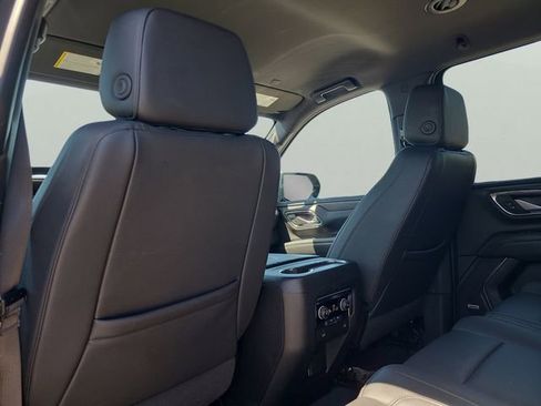Used 2024 Chevrolet Suburban LT AWD/4WD image 9