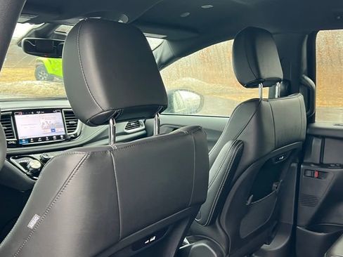 New 2026 Chrysler Pacifica Select image 36