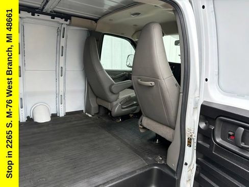 Used 2019 Chevrolet Express 3500 w/ Driver Convenience Package RWD image 30
