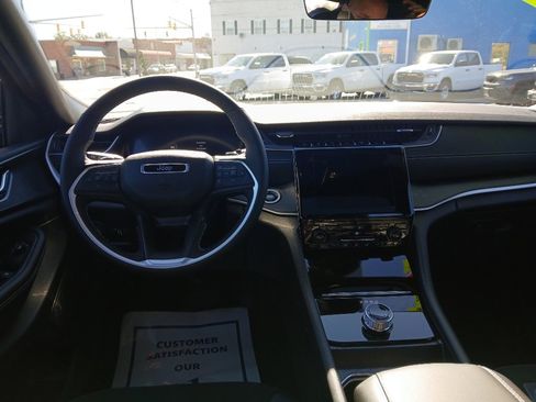 New 2025 Jeep Grand Cherokee L Altitude image 7