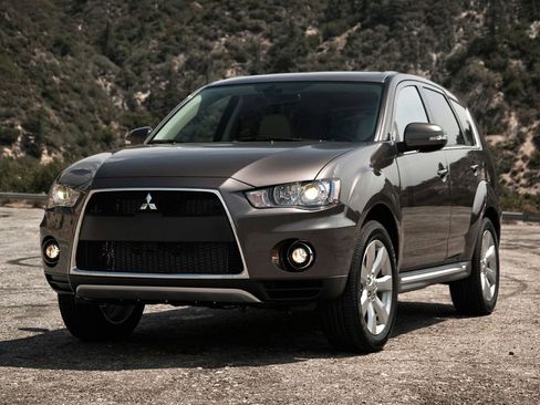 Used 2010 Mitsubishi Outlander ES image 1