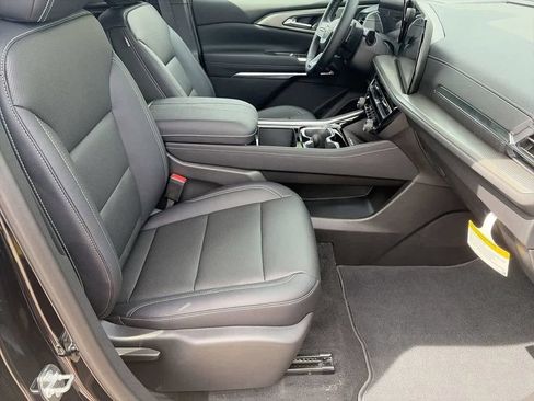 New 2026 Chevrolet Traverse LT w/ Driver Confidence Package FWD image 9