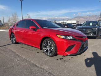 Used 2020 Toyota Camry SE video 1