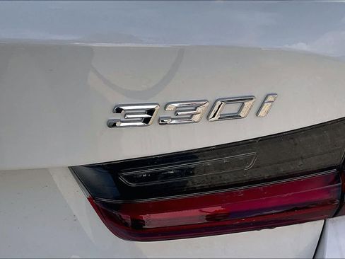Used 2025 BMW 330i Sedan w/ Convenience Package image 7