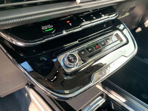 Used 2024 Lincoln Corsair AWD w/ Equipment Group 101A image 25
