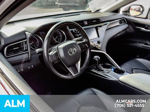 Used 2020 Toyota Camry SE FWD image 10