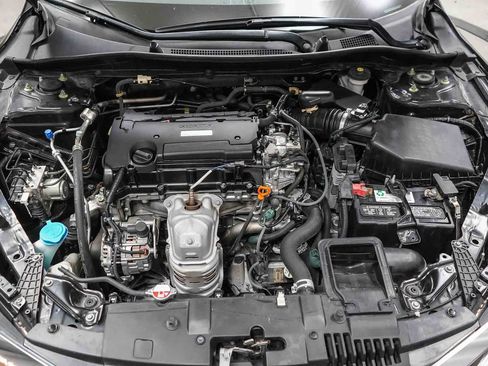 Used 2017 Honda Accord LX image 31