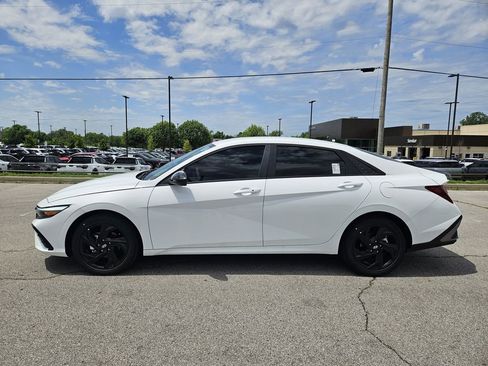 New 2026 Hyundai Elantra Sport FWD image 4