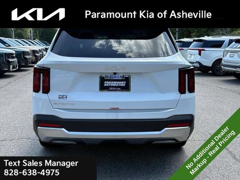 New 2026 Kia Sorento S w/ S Panoramic Sunroof Package FWD image 5