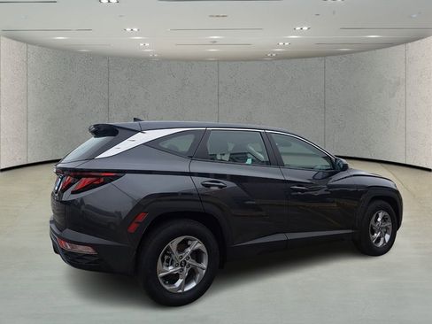 Used 2024 Hyundai Tucson SE image 5