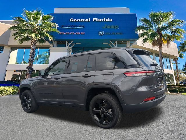 Certified 2024 Jeep Grand Cherokee Altitude AWD/4WD image 7