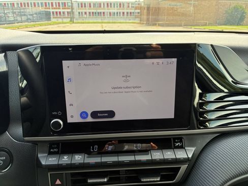 Used 2026 Toyota Camry SE FWD image 16