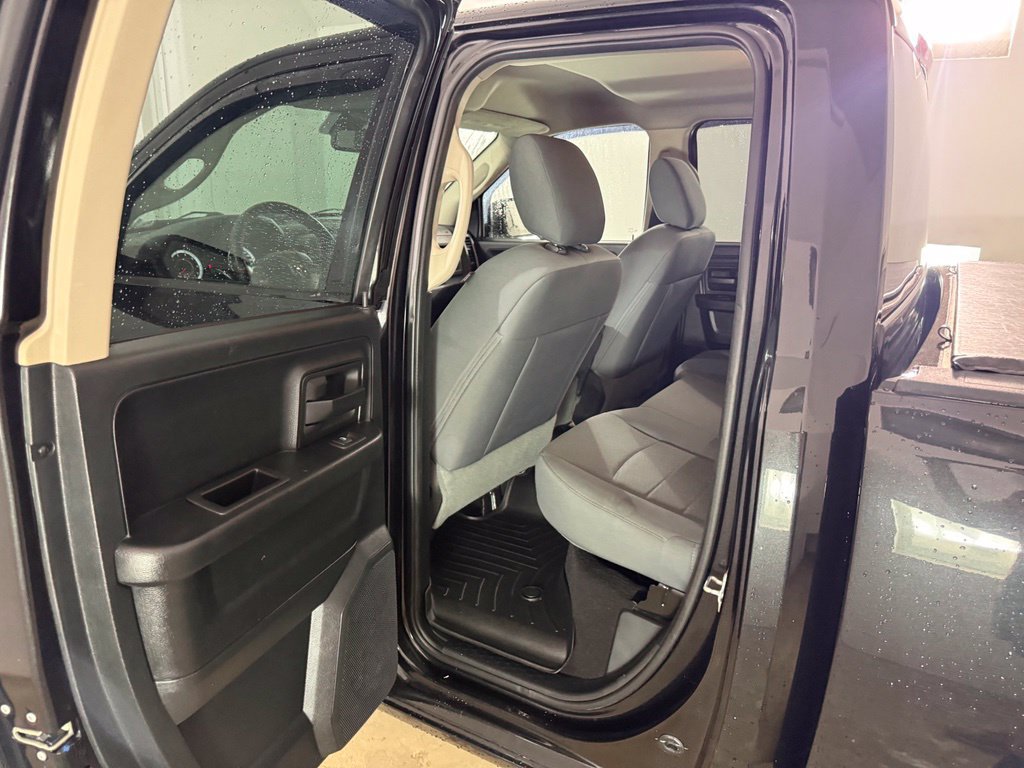 Used 2016 RAM 1500 Express AWD/4WD image 18