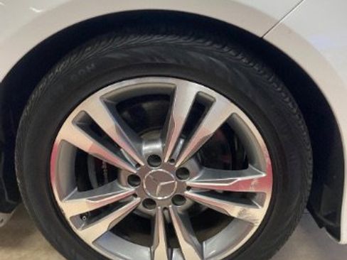 Used 2014 Mercedes-Benz E 350 4MATIC w/ Premium 1 Package image 29