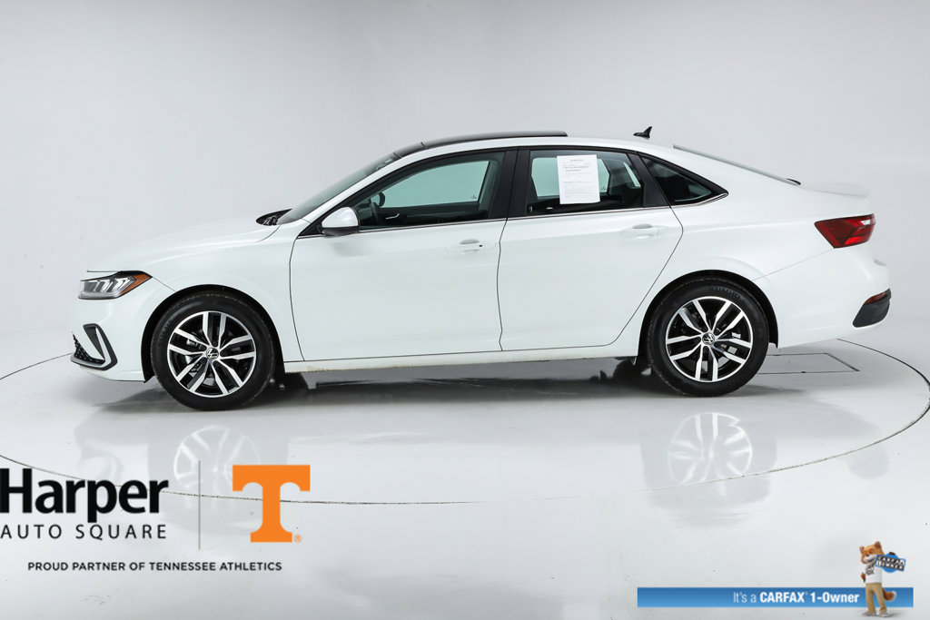 Used 2025 Volkswagen Jetta SE w/ Sunroof Package FWD image 38