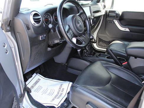 Used 2015 Jeep Wrangler Unlimited Sahara w/ Dual Top Group image 6