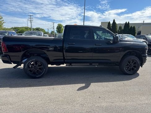 New 2026 RAM 2500 Laramie AWD/4WD image 6