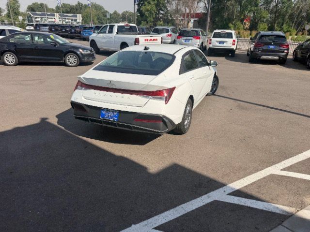 Used 2024 Hyundai Elantra SEL FWD image 16