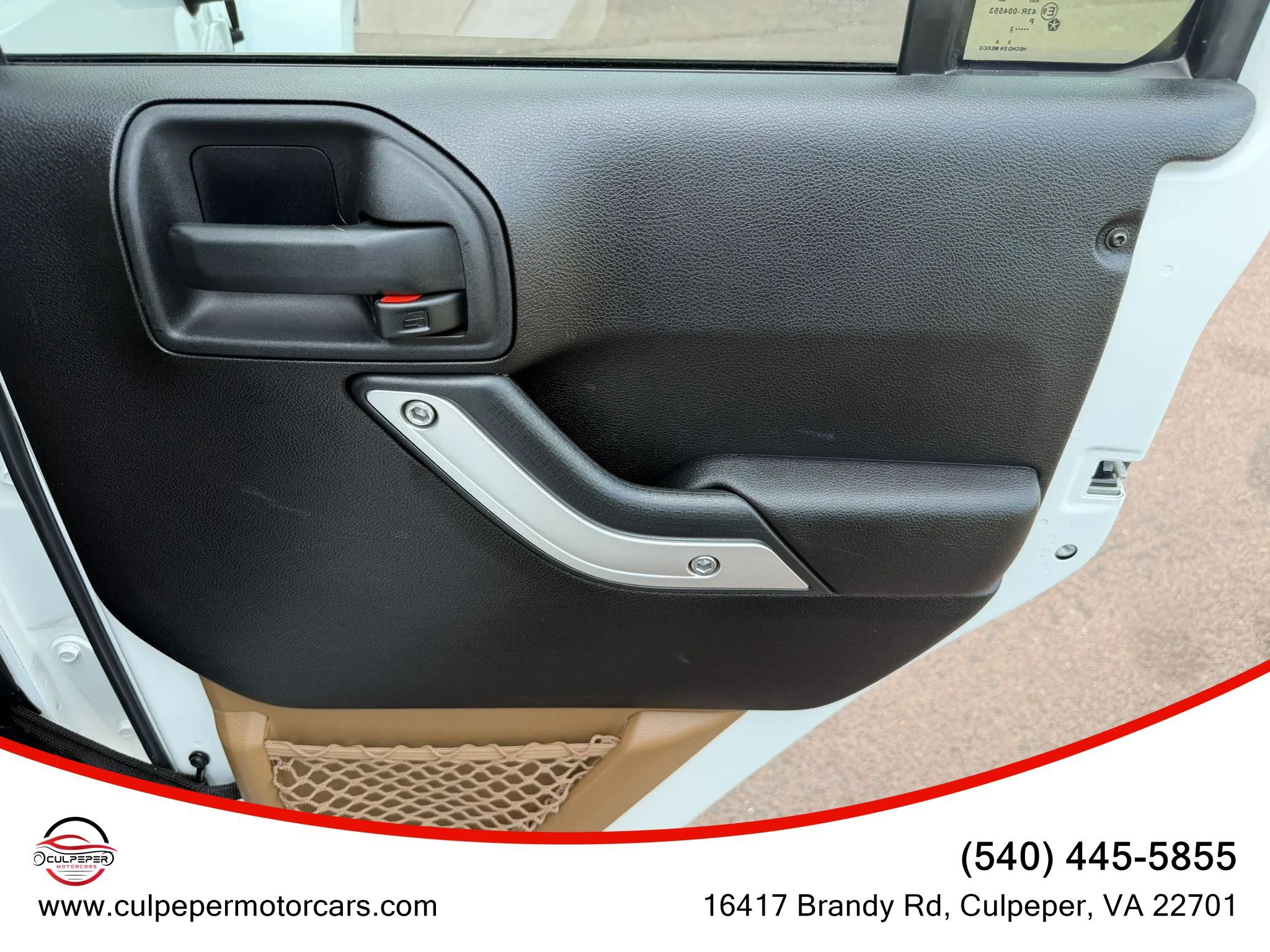 Used 2012 Jeep Wrangler Unlimited Sahara w/ Connectivity Group AWD/4WD image 13