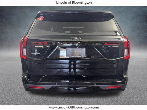 Used 2025 Ford Expedition Tremor AWD/4WD image 6
