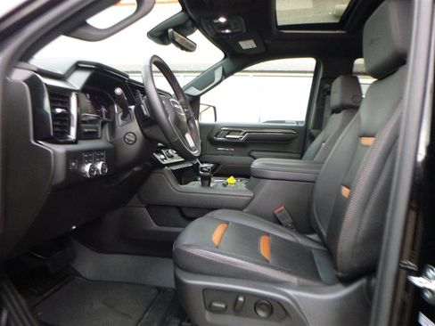Used 2024 GMC Sierra 1500 AT4 w/ Technology Package AWD/4WD image 6