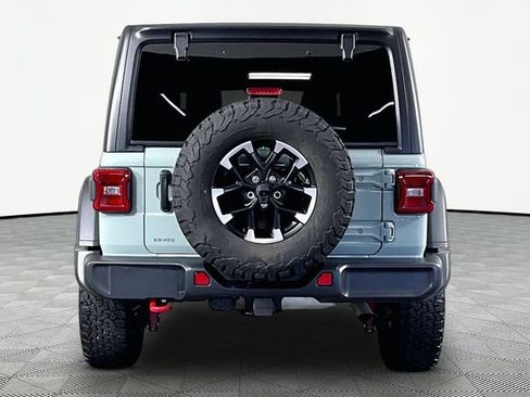 Used 2024 Jeep Wrangler Unlimited Rubicon w/ Technology Group AWD/4WD image 5