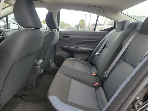 Used 2025 Nissan Versa SV FWD image 17