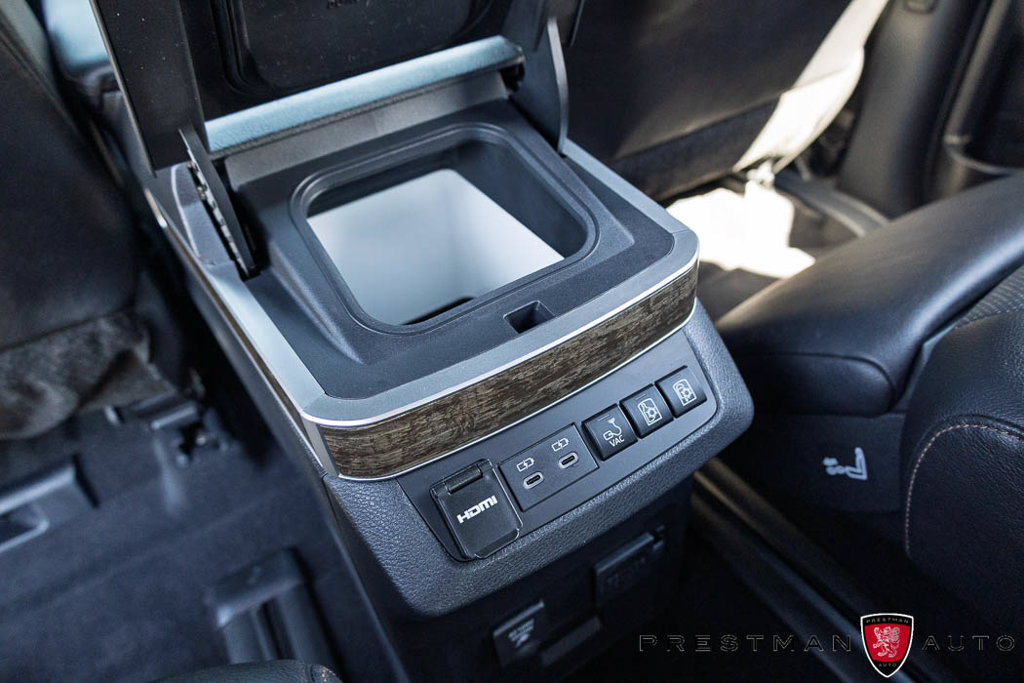 Used 2025 Toyota Sienna Platinum AWD/4WD image 47