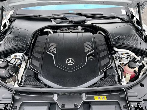 Used 2025 Mercedes-Benz S 580 4MATIC Sedan image 32