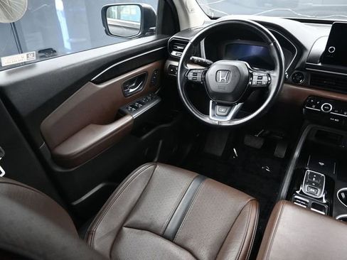 Certified 2025 Honda Pilot Elite image 10