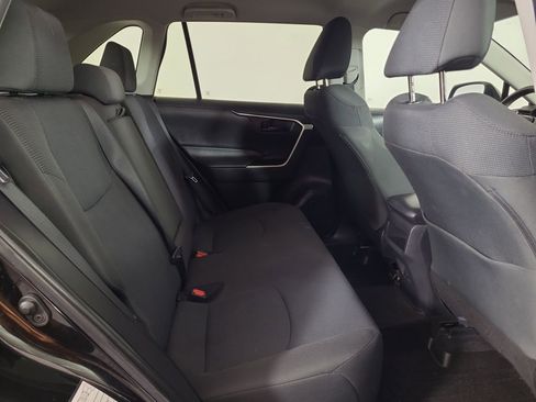 Used 2021 Toyota RAV4 LE image 21