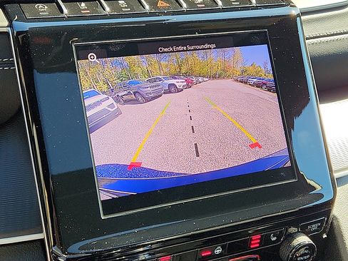 New 2025 Jeep Grand Cherokee Altitude image 13