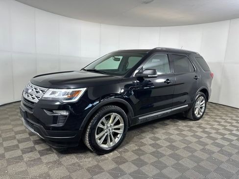 Used 2019 Ford Explorer XLT w/ Equipment Group 202A image 7