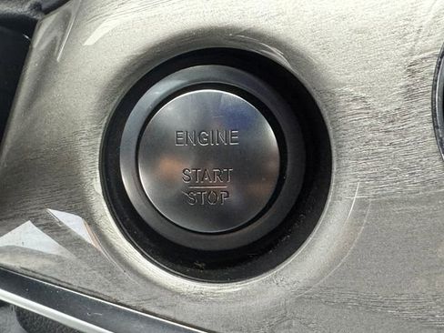 Used 2017 Mercedes-Benz S 550 Sedan image 25