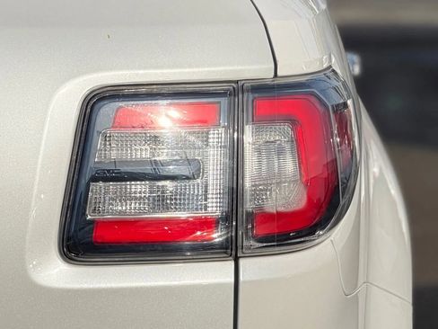 Used 2016 GMC Acadia SLT w/ Open Road Package image 5