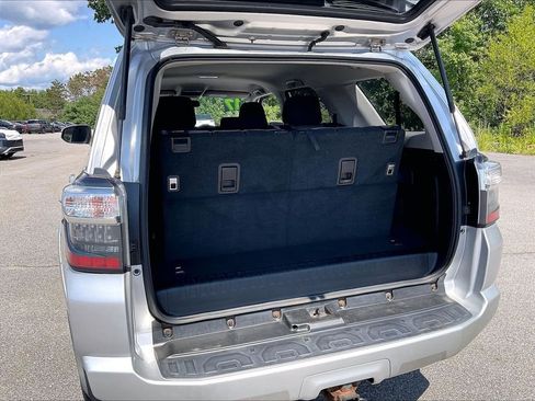 Used 2017 Toyota 4Runner SR5 AWD/4WD image 36