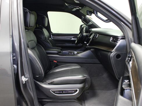Used 2022 Jeep Grand Wagoneer Series II w/ Flexible Seating Group AWD/4WD image 16