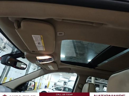 Used 2017 Jeep Grand Cherokee Overland image 9