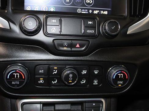 Used 2024 GMC Terrain SLT w/ Tech Package image 32