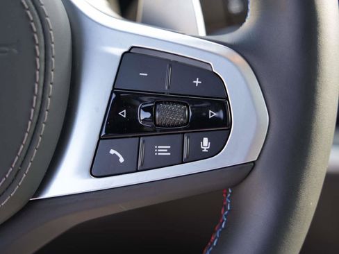 Used 2025 BMW X7 M60i image 26