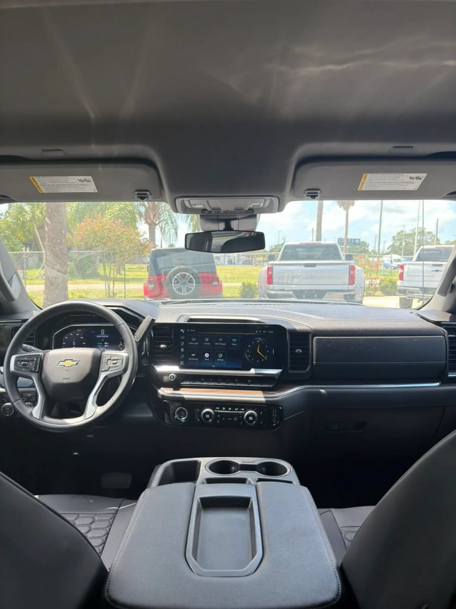 Used 2024 Chevrolet Silverado 1500 LT AWD/4WD image 11
