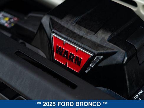 New 2025 Ford Bronco Badlands AWD/4WD image 19
