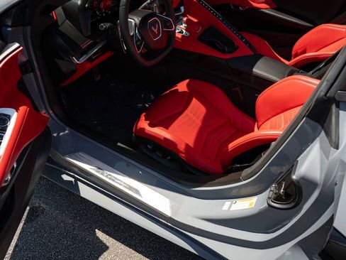 Used 2024 Chevrolet Corvette Stingray Premium Conv w/ Z51 Performance Package RWD image 34